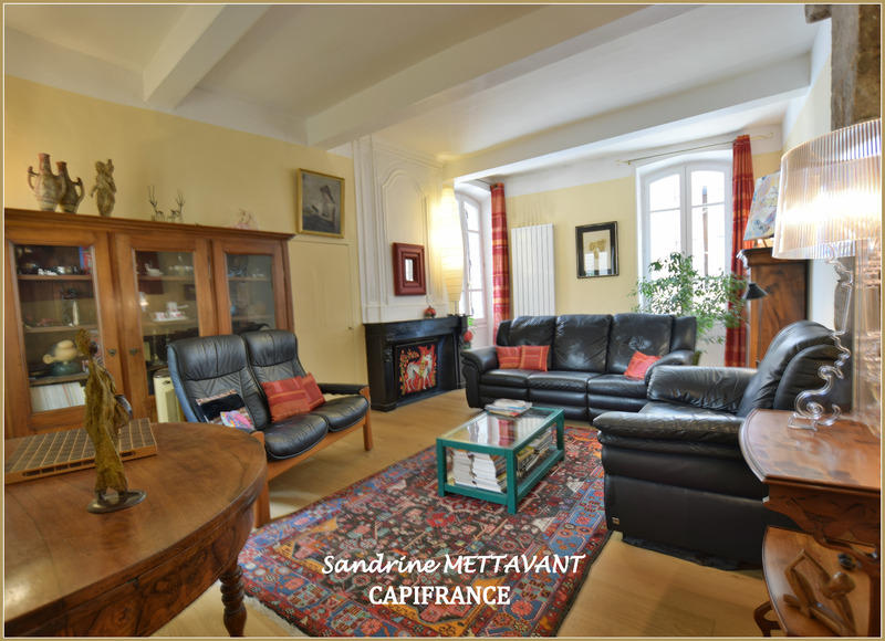 Maison - 295 m² - 10 pièces