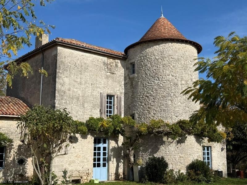 Maison - 258 m² - 9 pièces