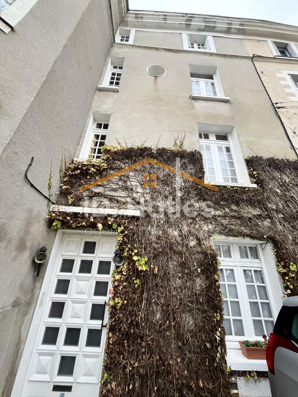 Maison - 209 m² - 8 pièces