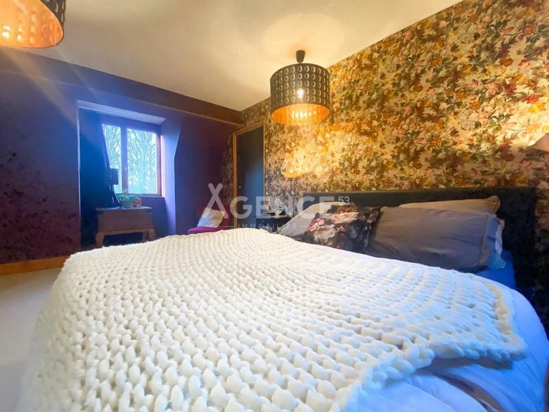 Maison - 221 m² - 7 pièces