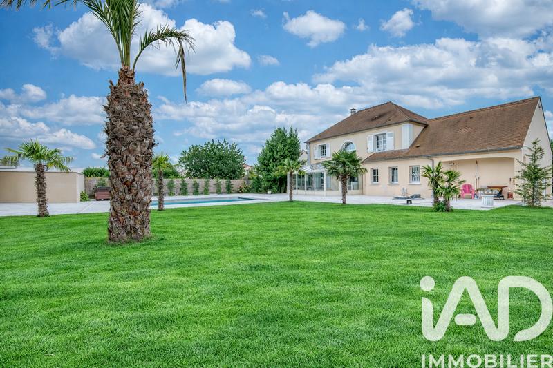 Maison - 300 m² - 7 pièces