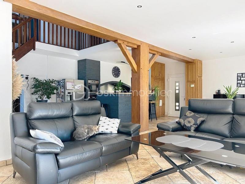 Demeure - 200 m² - 7 pièces