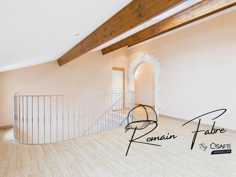 Maison - 275 m² - 9 pièces