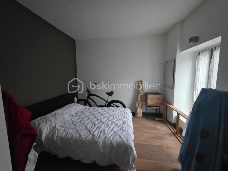 Maison traditionnelle - 189 m² - 8 pièces