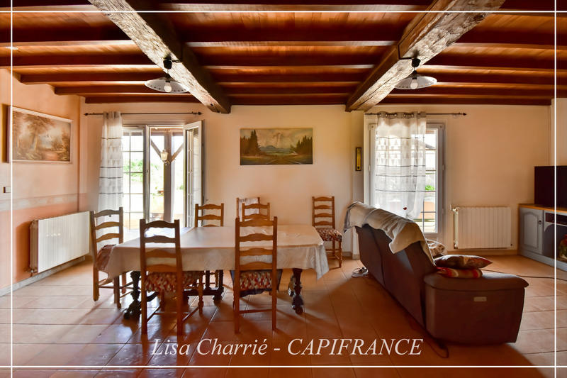 Propriété - 244 m² - 8 pièces