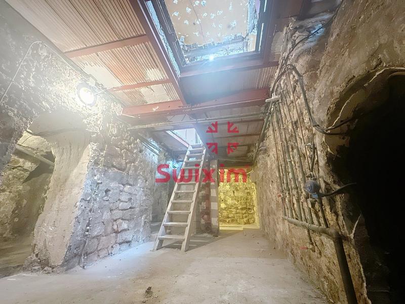 Local commercial - 81 m² - 4 pièces