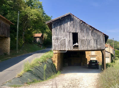 Maison - 330 m² - 12 pièces