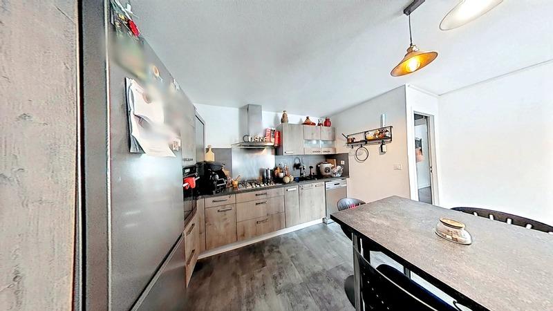 Appartement - 96 m² - 5 pièces