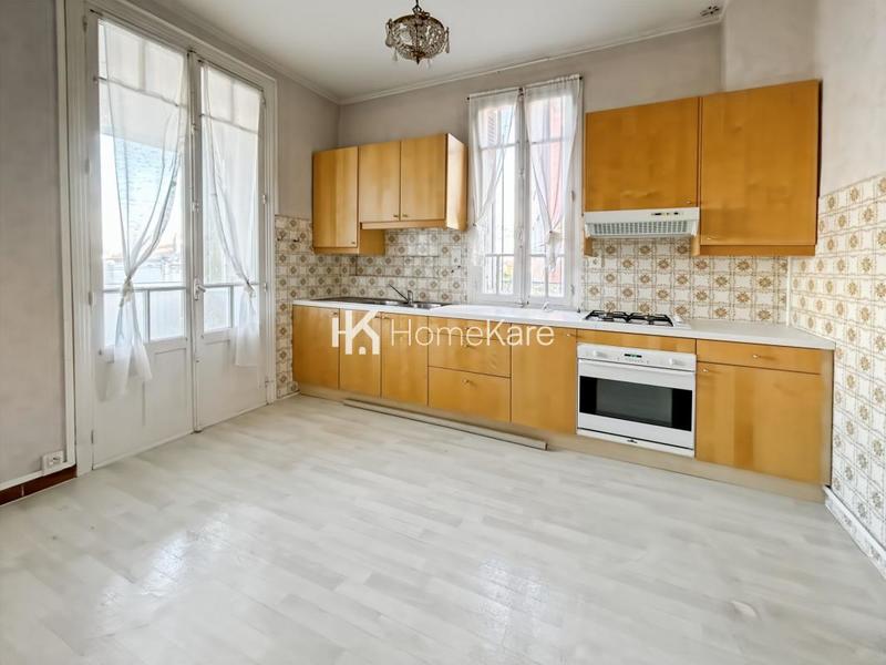 Maison - 140 m² - 5 pièces