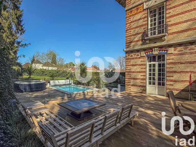 Maison - 265 m² - 12 pièces