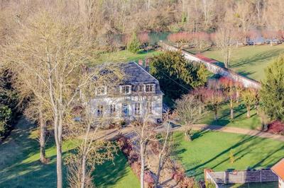 Maison de maîtres - 244 m² - 8 pièces