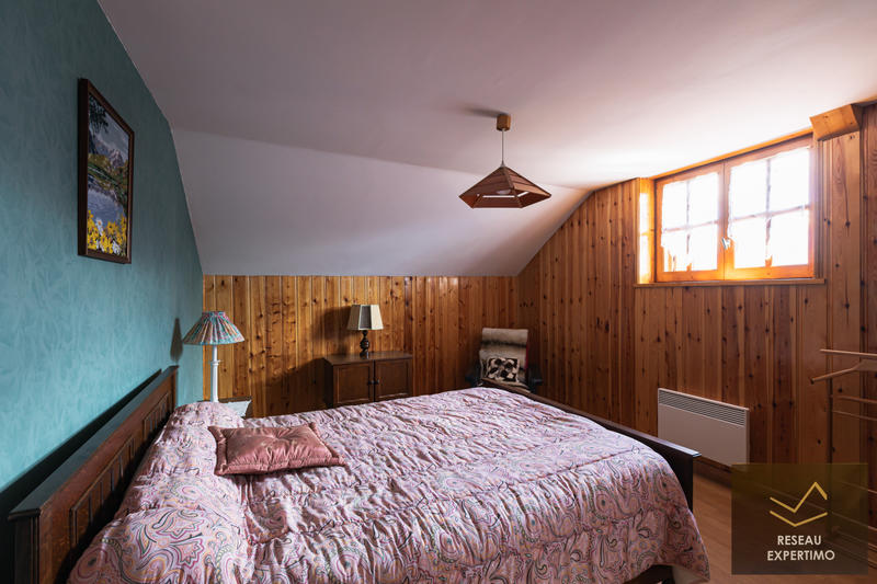 Maison - 244 m² - 7 pièces