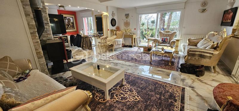 Maison - 163 m² - 7 pièces