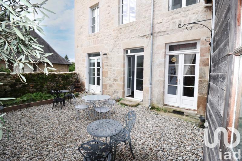 Maison - 291 m² - 13 pièces