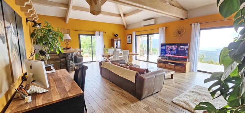 Maison - 150 m² - 4 pièces