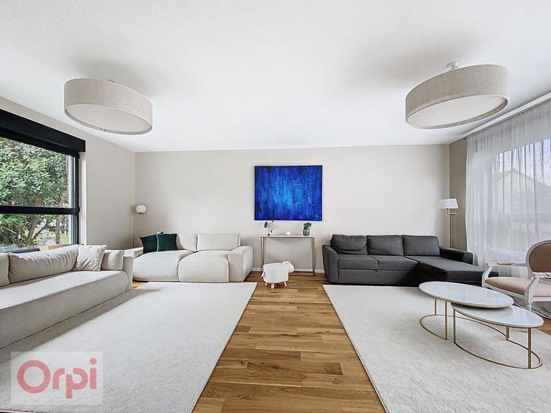 Maison - 207 m² - 6 pièces