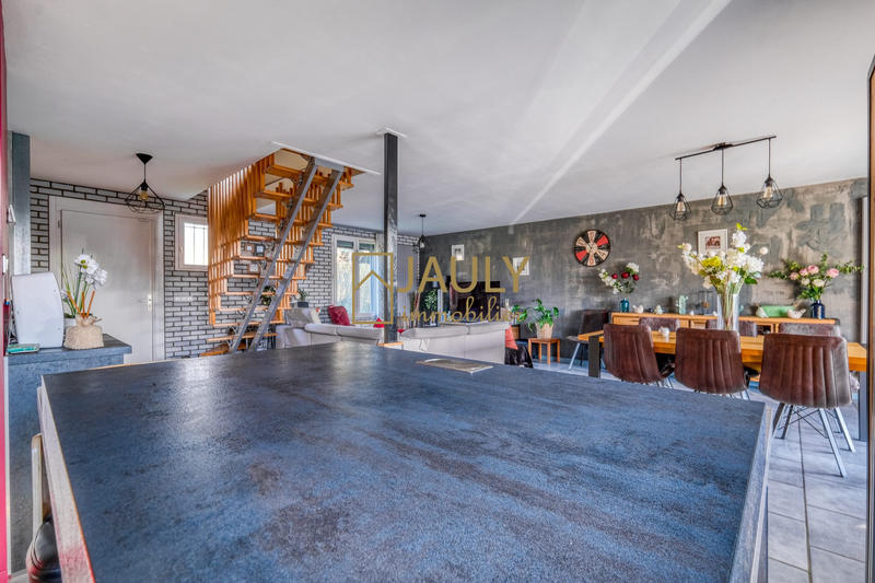 Maison traditionnelle - 173 m² - 7 pièces