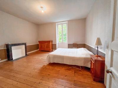 Propriété - 236 m² - 7 pièces