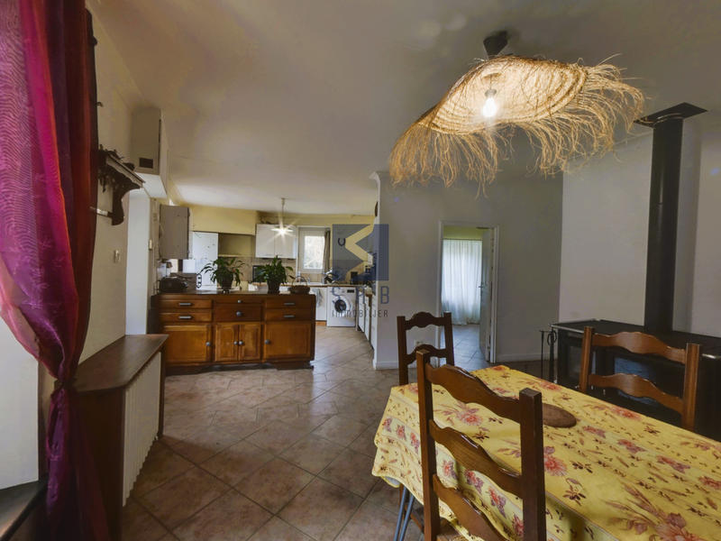 Maison - 133 m² - 8 pièces