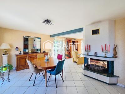 Maison - 208 m² - 7 pièces