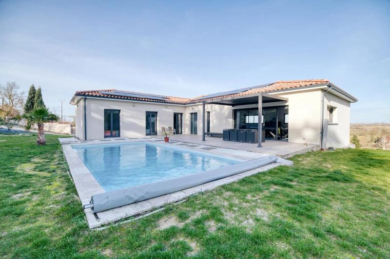 Maison - 220 m² - 7 pièces