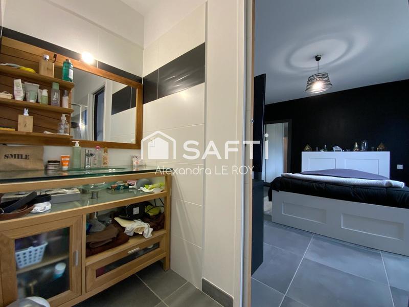 Maison - 223 m² - 9 pièces