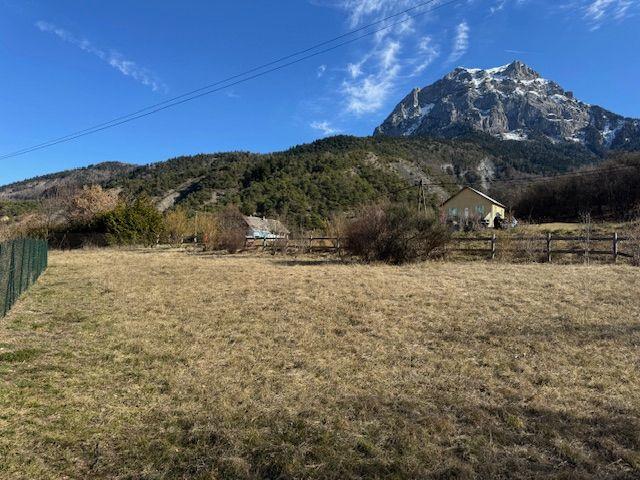 Terrain constructible - 650 m²