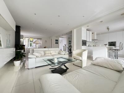 Maison - 166 m² - 7 pièces