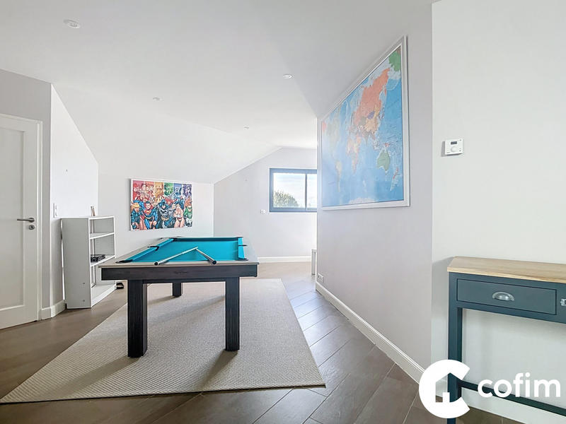 Villa - 262 m² - 7 pièces