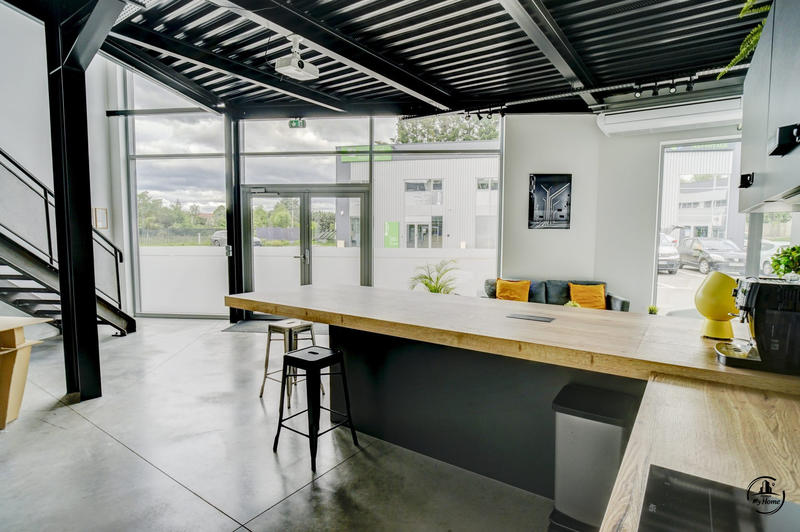 Local d'activités - 146 m²