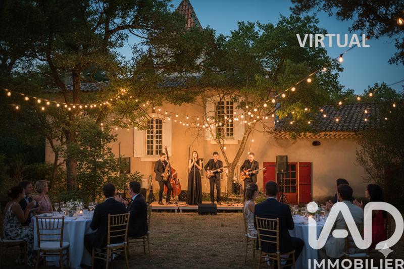 Maison - 693 m² - 10 pièces