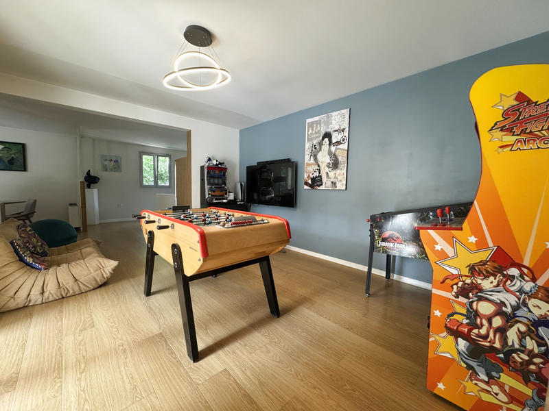 Maison - 404 m² - 8 pièces