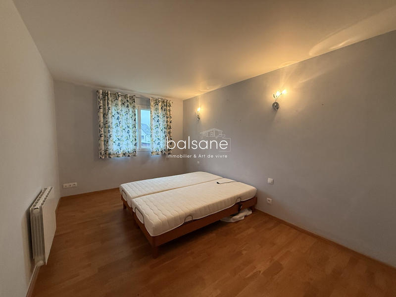 Maison - 250 m² - 8 pièces