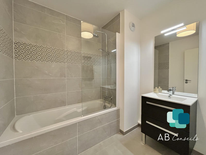 Appartement - 100 m² - 4 pièces