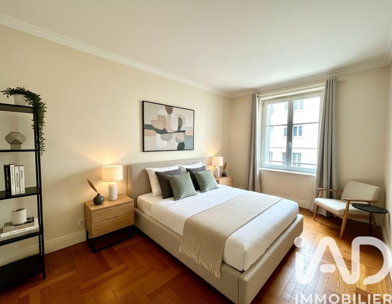 Appartement - 96 m² - 5 pièces