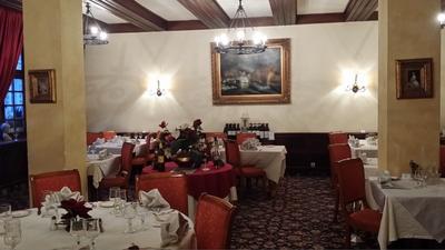 Propriété - 1 200 m² - 50 pièces