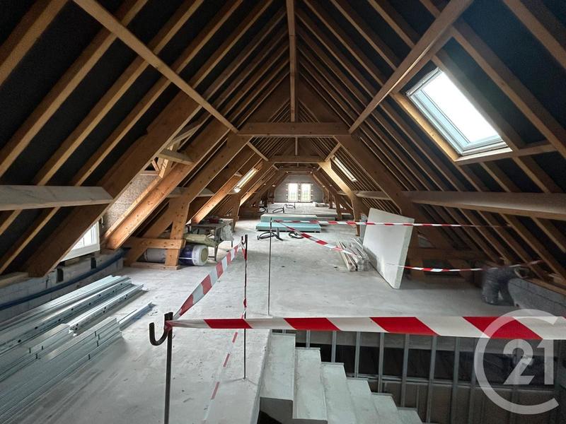 Maison - 273 m² - 7 pièces