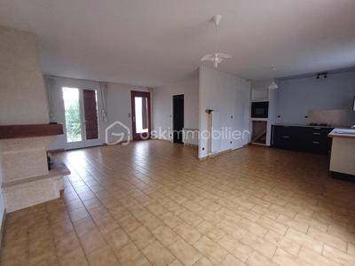 Maison - 92 m² - 4 pièces