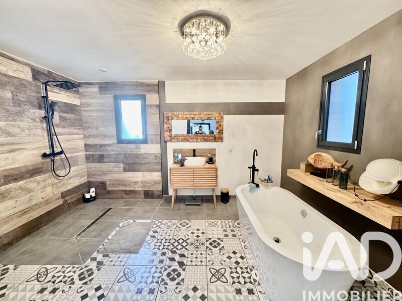 Maison - 160 m² - 5 pièces