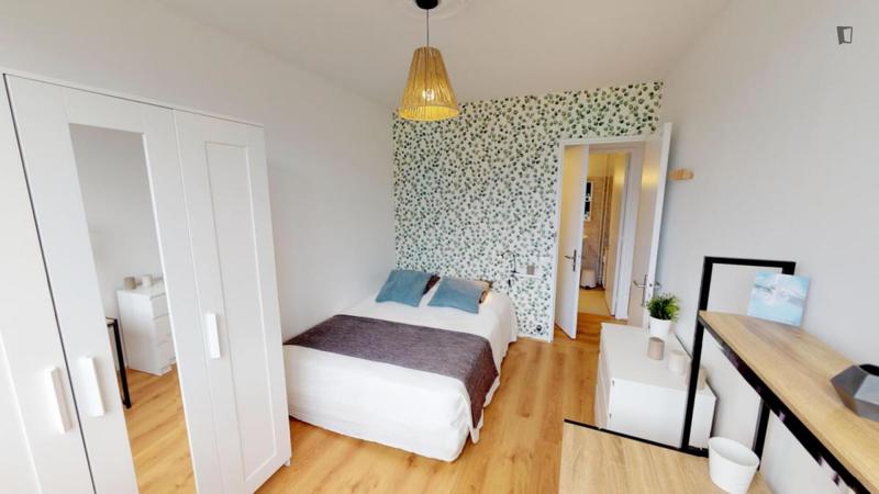 Chambre - 10 m² - 5 pièces