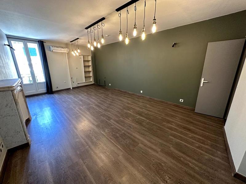 Immeuble - 230 m² - 9 pièces