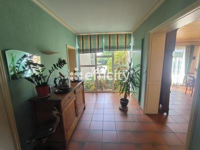 Maison - 211 m² - 6 pièces