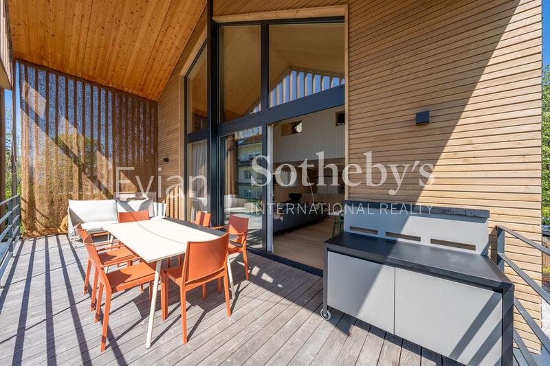 Maison - 225 m² - 9 pièces