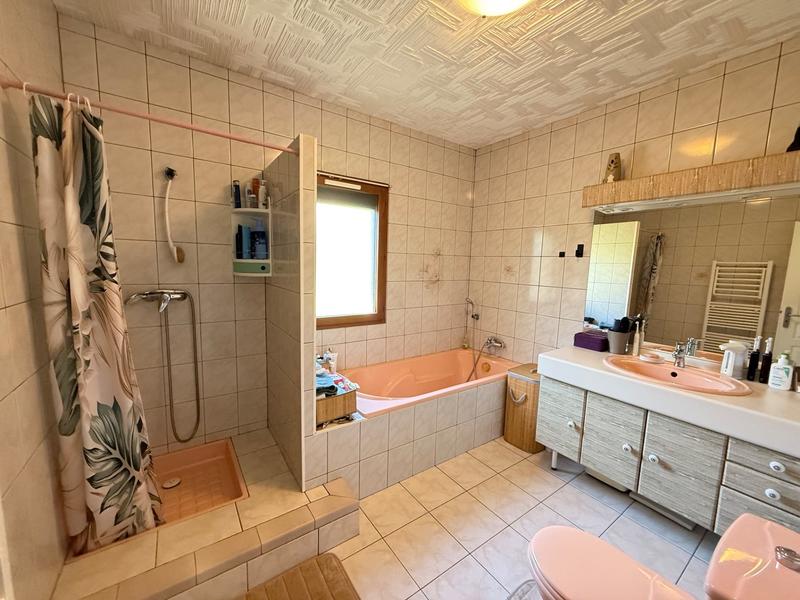 Maison - 102 m² - 4 pièces