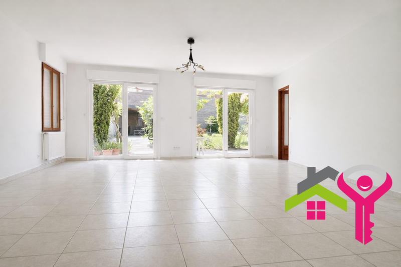 Maison - 180 m² - 6 pièces