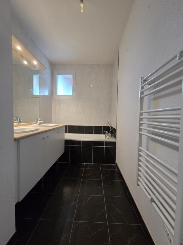 Appartement - 80 m² - 4 pièces