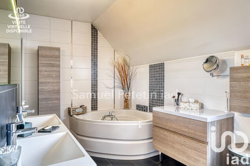 Maison - 145 m² - 6 pièces