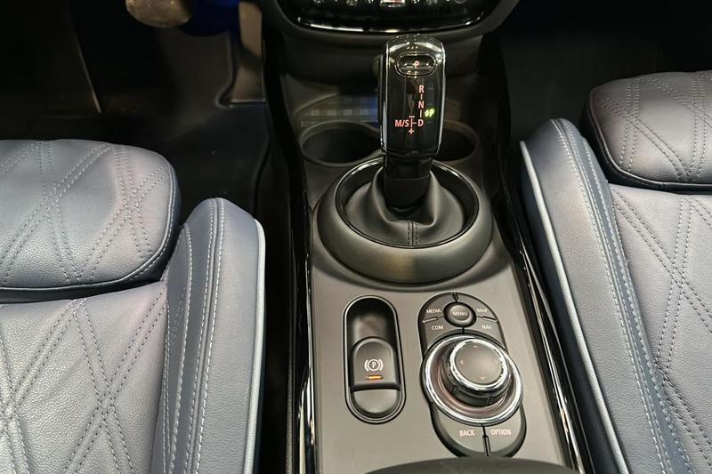 Mini Clubman F54 Lci Cooper 136 ch Dkg7 Edition Knightsbridge