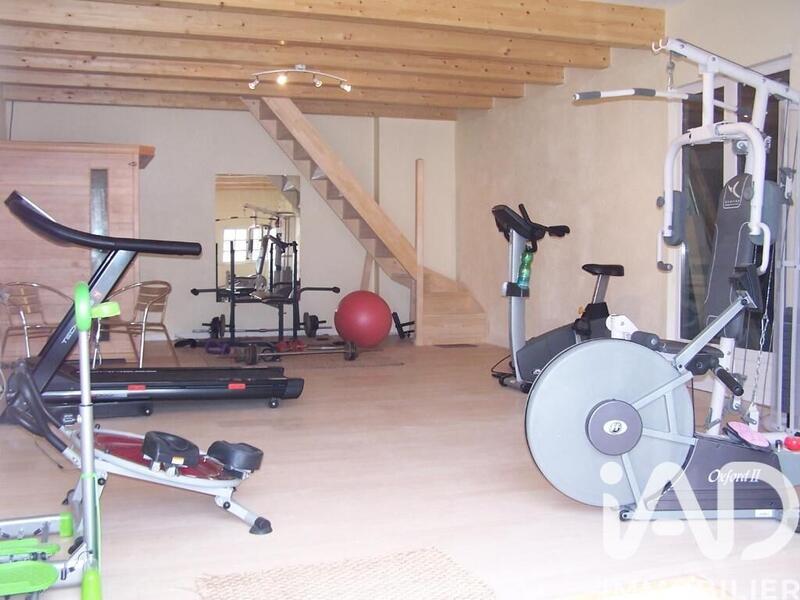 Maison - 530 m² - 15 pièces