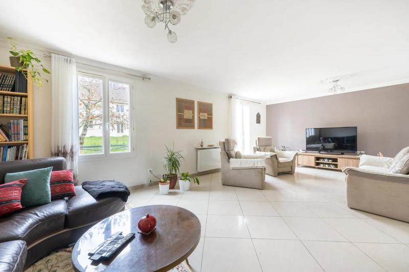 Maison - 184 m² - 8 pièces